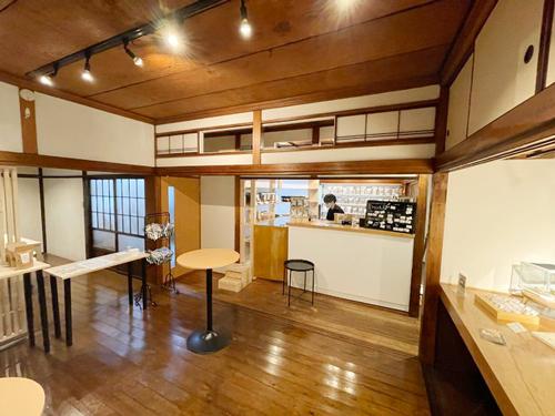 オープンした「ＴＡＫＥ―ＮＯＫＯ」